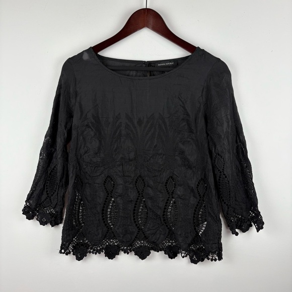 Banana Republic Scalloped Lace Black Blouse Shirt Top Size XS Festive Holiday - Picture 2 of 7